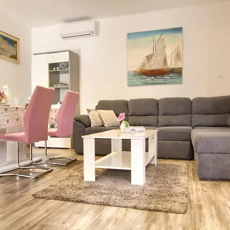 Oasis Tajči * Ugljan