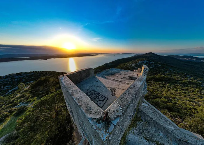 Oasis Tajci * Ugljan